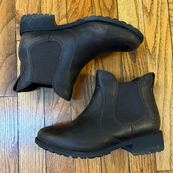 UGG Women's Bonham Waterproof Leather Chelsea Boots, Size 6 - Picture 3 of 9